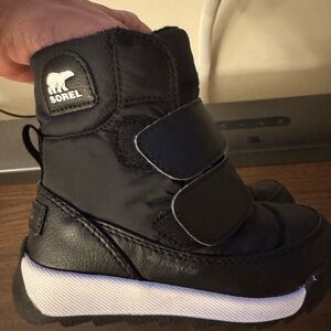 Toddler Sorel snow boots. Size 8C lightly worn